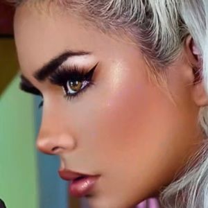 #Ad - DO NOT BUY! All MUST GO! Make offers/BOGO’s on bundles!